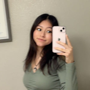 Meet your Posher, Olivia